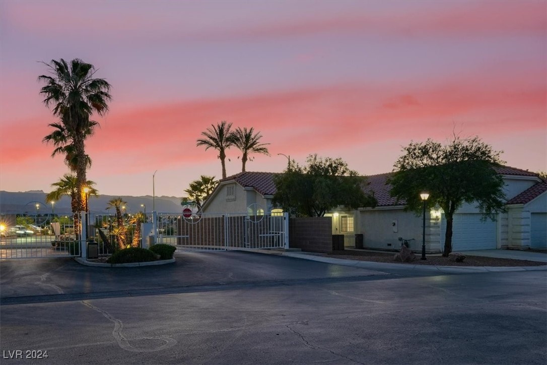 5643 White Dune Street, Las Vegas, Nevada image 1