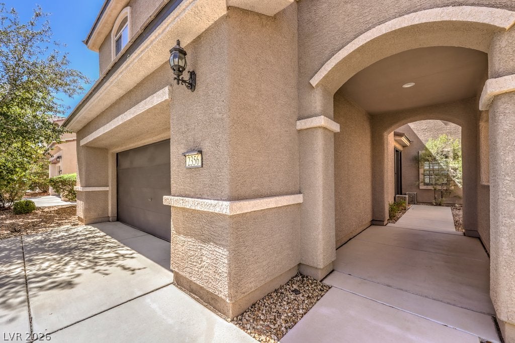 2356 Rue Bienville Way