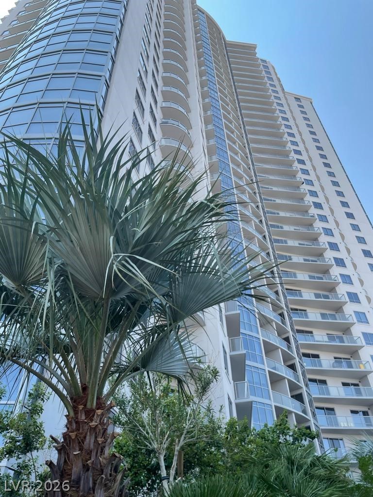 200 W Sahara Avenue 1112