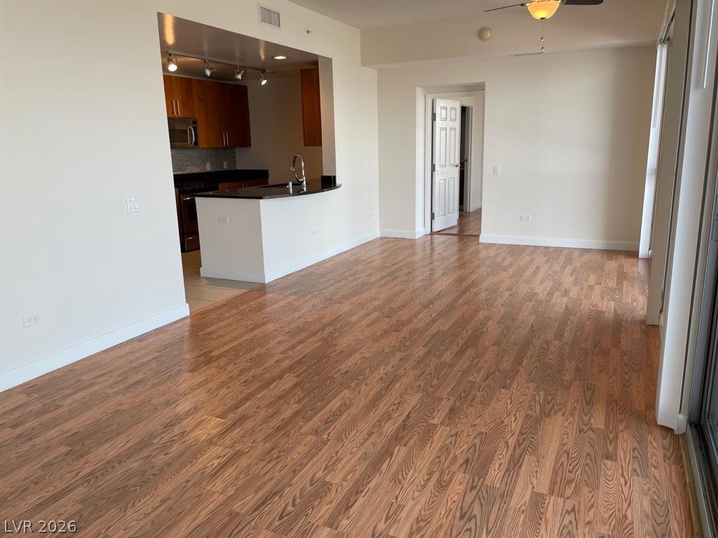 200 W Sahara Avenue 1112