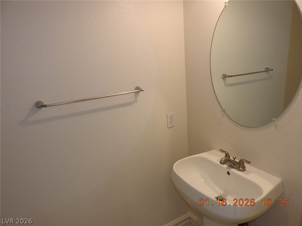 9725 Valmeyer Avenue