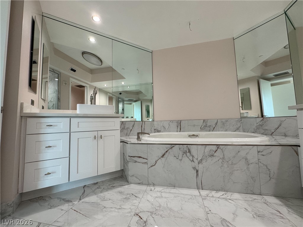 2777 Paradise Road 3605