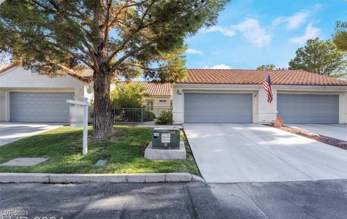 2253 Van Gogh Drive, Henderson, Nevada image 2