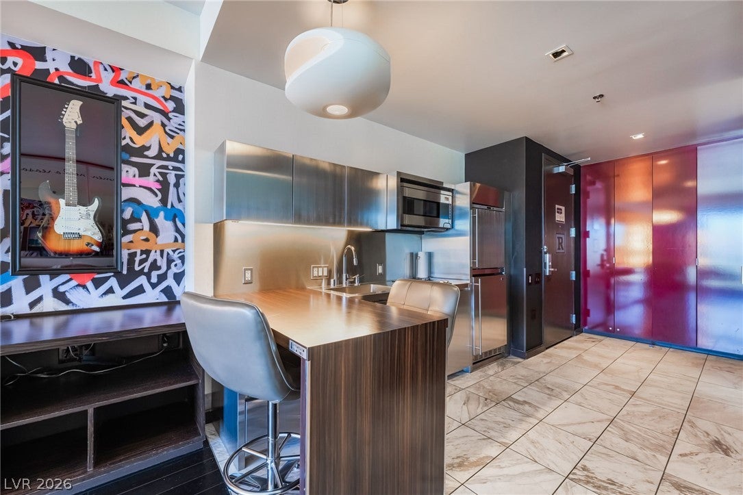 4381 W Flamingo Road 1907