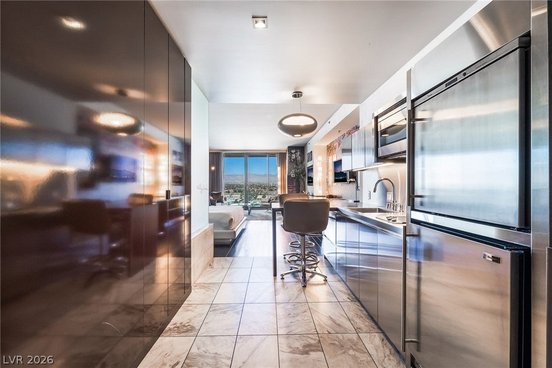 4381 W Flamingo Road 1907