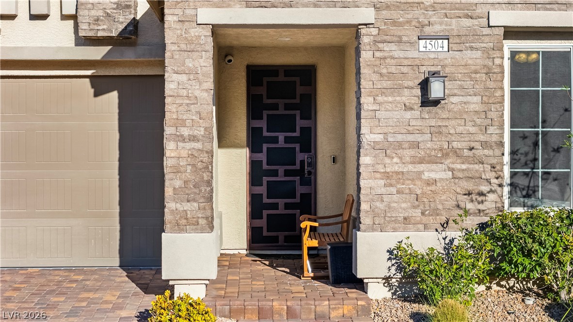 4504 Amazing View Street