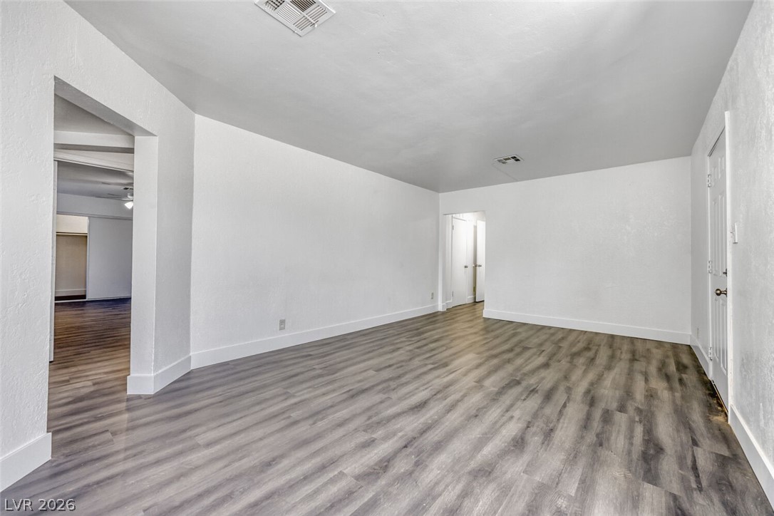 1325 E Oakey Boulevard