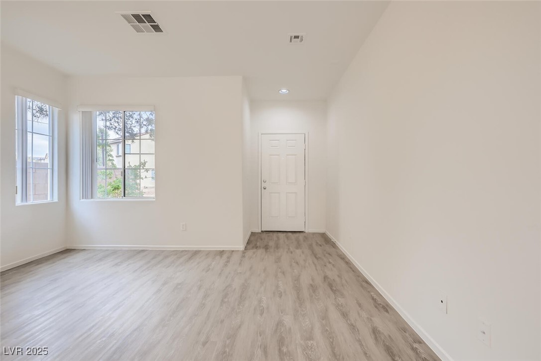 4045 Oliver Sagebrush Drive, Las Vegas, Nevada image 2