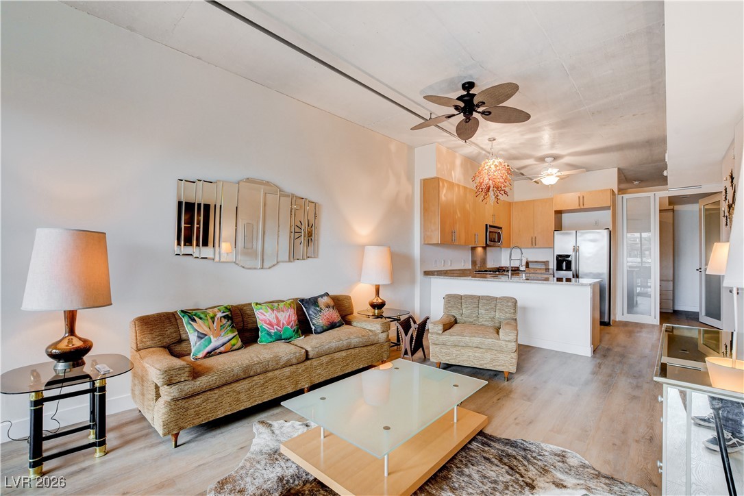 353 E Bonneville Avenue 233