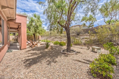 Tiny photo for 26 Emerald Dunes Circle, Henderson, NV 89052 (MLS # 2778664)