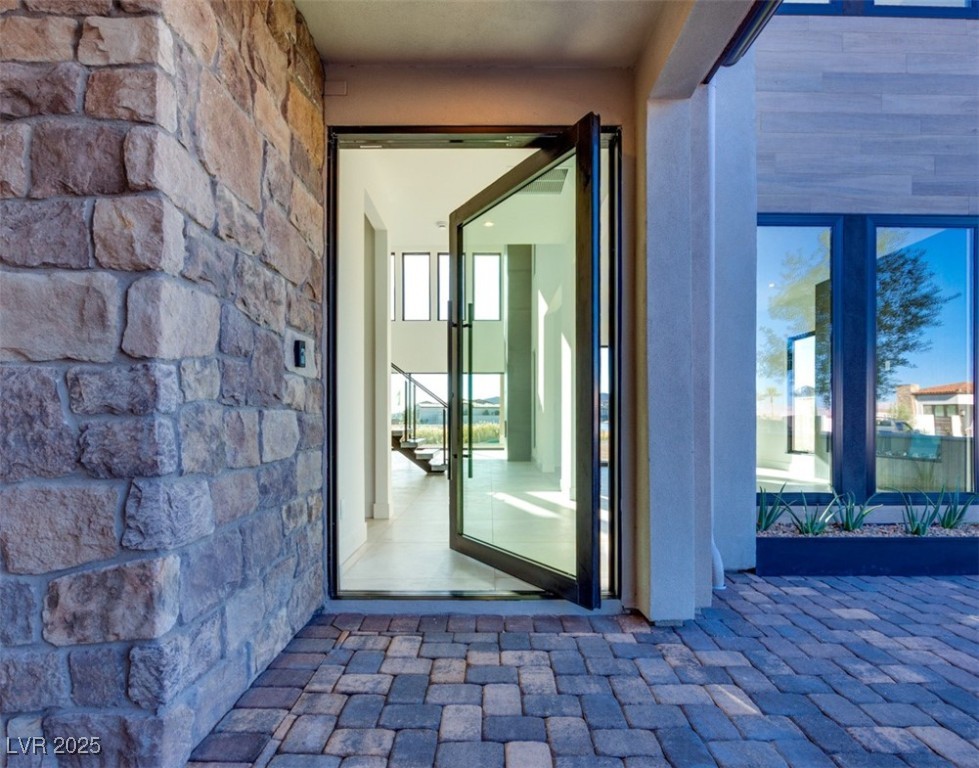 65 Bellissima Lago Court