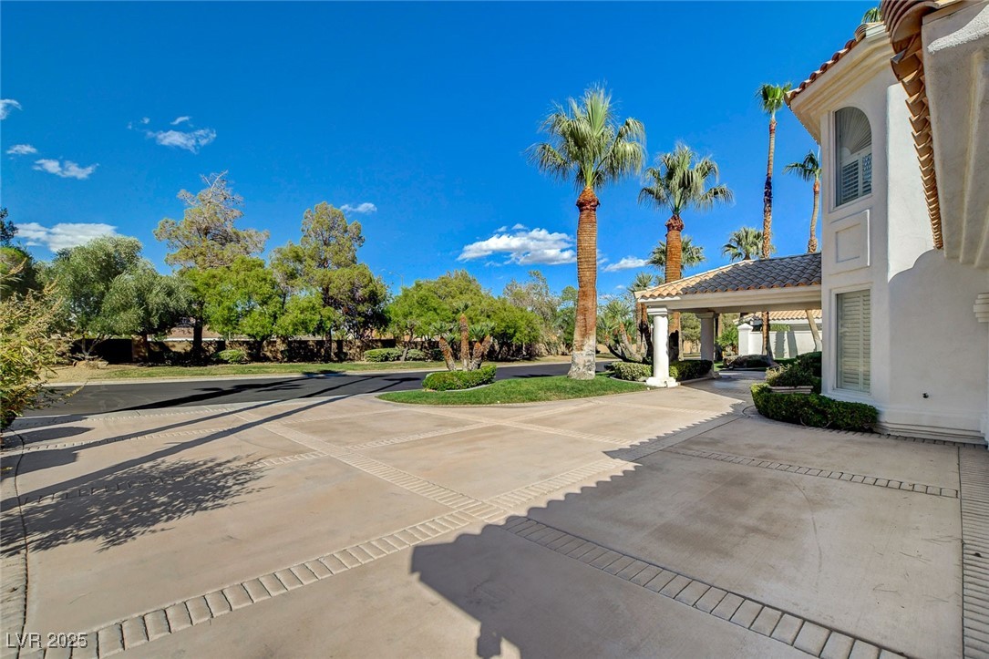 75 Ventana Canyon Drive