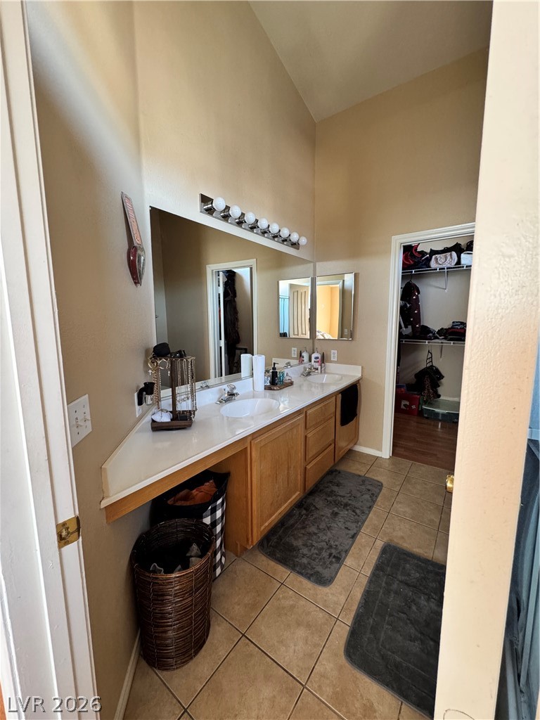 8401 Tiger Woods Avenue