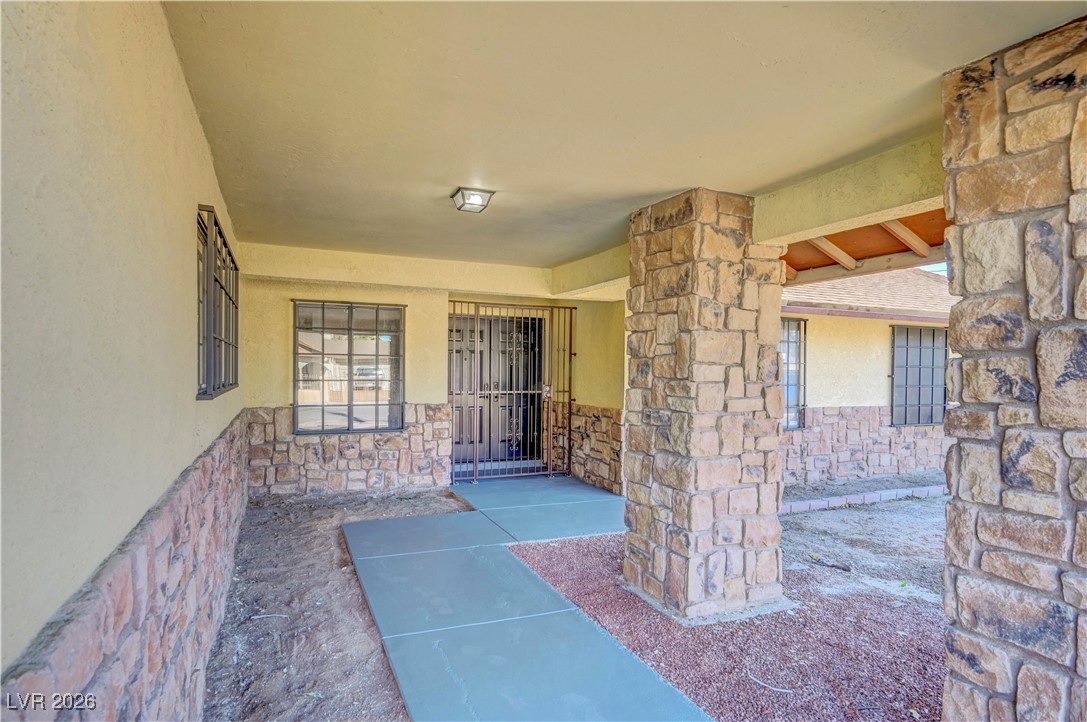 4327 E Cleveland Avenue