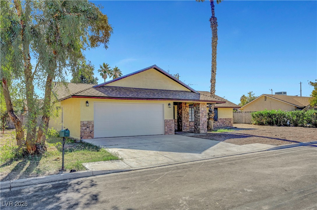 4327 E Cleveland Avenue