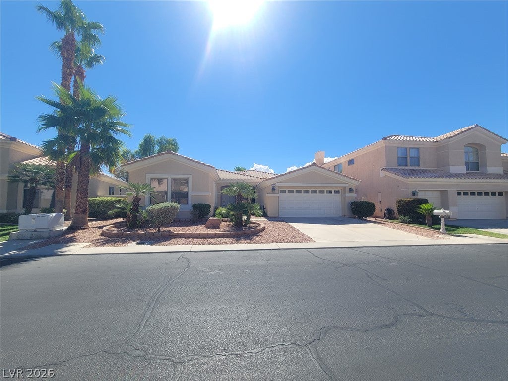 211 Arbour Garden Avenue