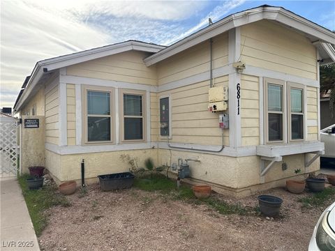 Photo of 6811 Mangrum Circle, Las Vegas, NV 89103 (MLS # 2742907)