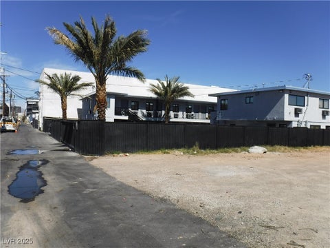 Photo of 1420 S Casino Center Boulevard, Las Vegas, NV 89104 (MLS # 2661457)