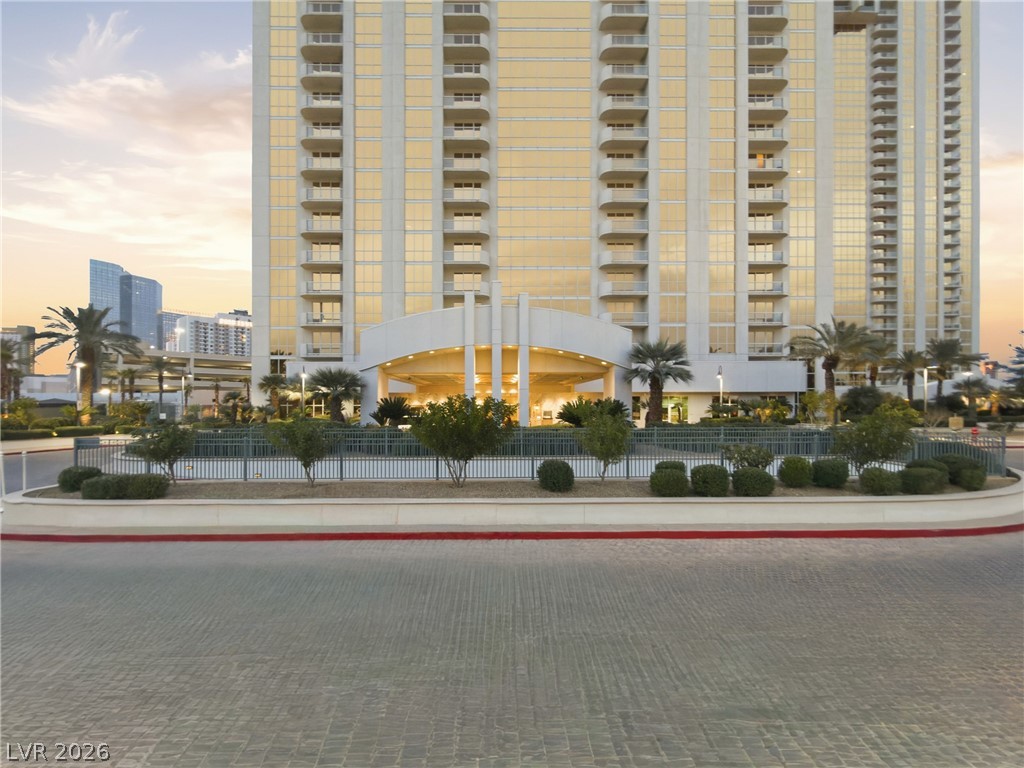 145 E Harmon Avenue 1005