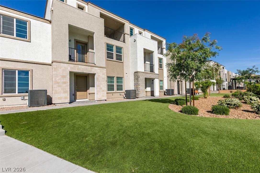 6180 Garden Crest Street