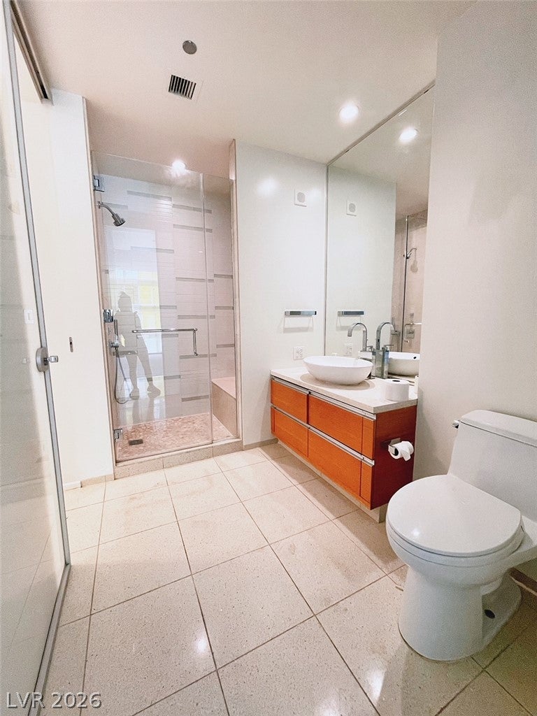 3726 Las Vegas Boulevard 2907