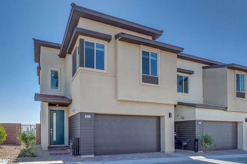 Properties 2 860 Echelon Street