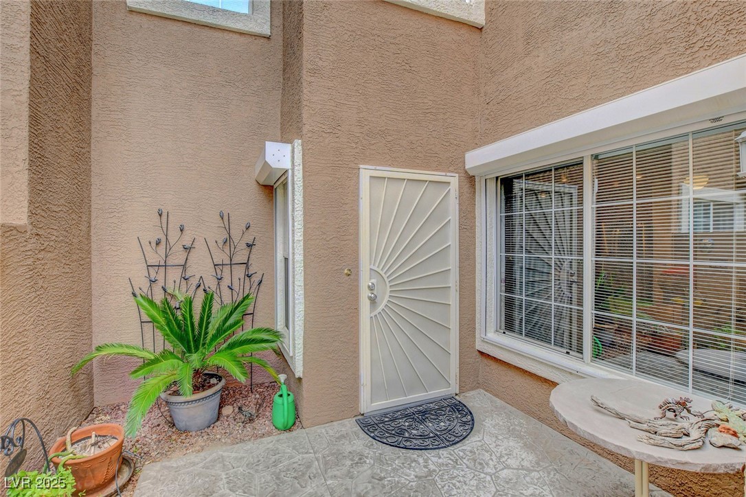 523 Crimson View Place