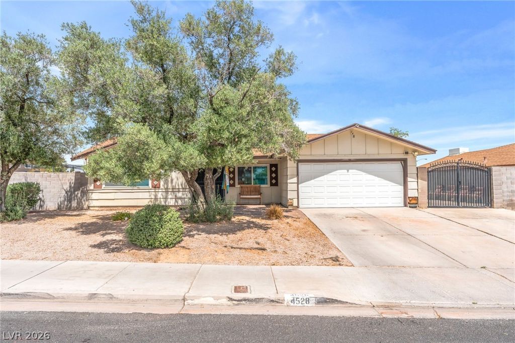 Photo of 4528 E Harmon Avenue, Las Vegas, NV 89121 (MLS # 2776516)