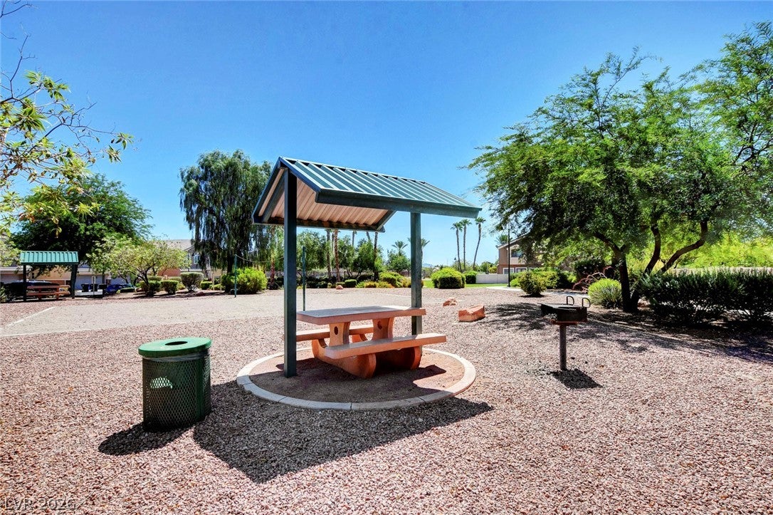 6733 LOOKOUT LODGE Lane 2
