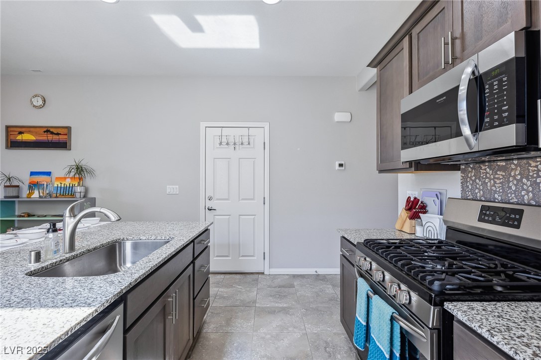 2727 Chinaberry Hill Street, Laughlin, Nevada image 16