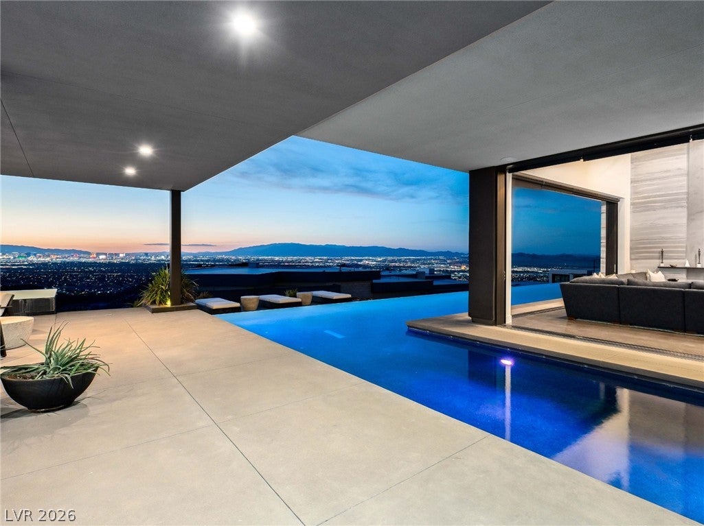 669 Dragon Peak Drive