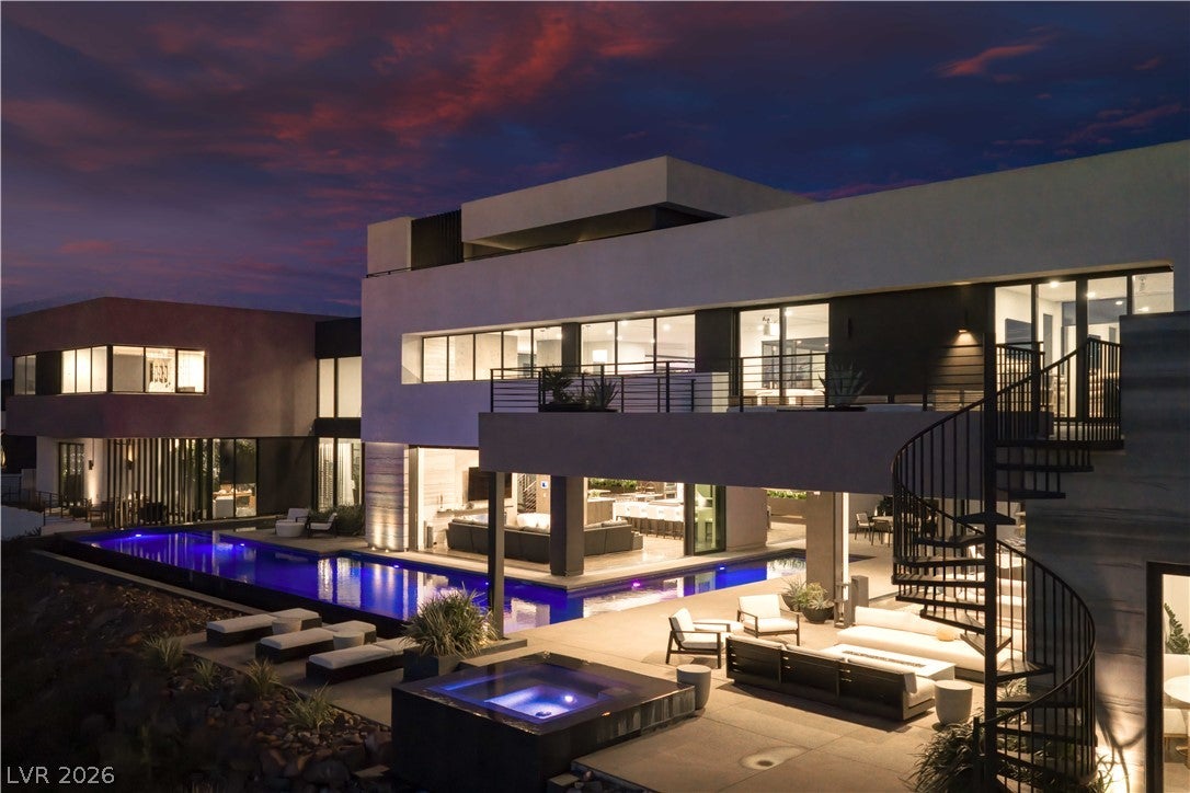 669 Dragon Peak Drive
