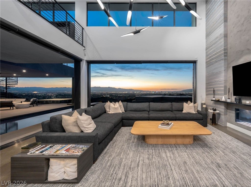 669 Dragon Peak Drive