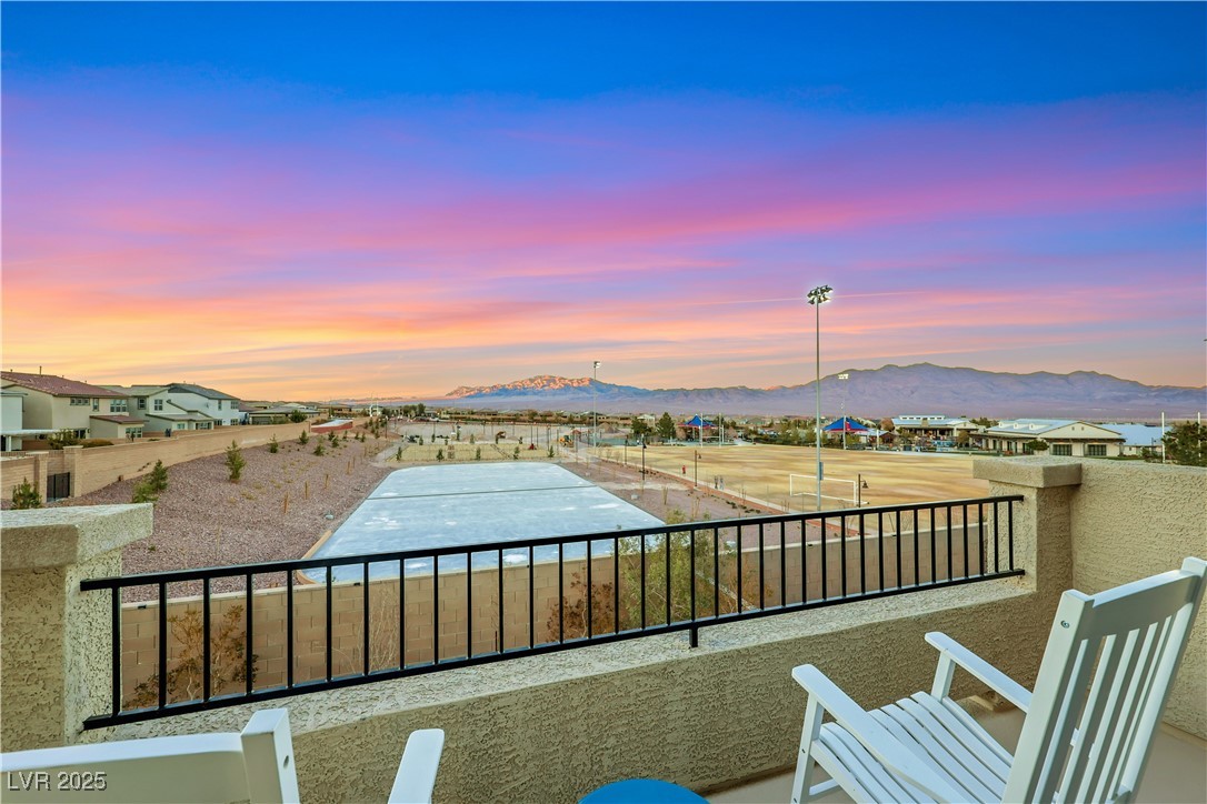 Las Vegas, Nevada 89166, United States, 4 Bedrooms Bedrooms, ,4 BathroomsBathrooms,Residential,Pending,81467