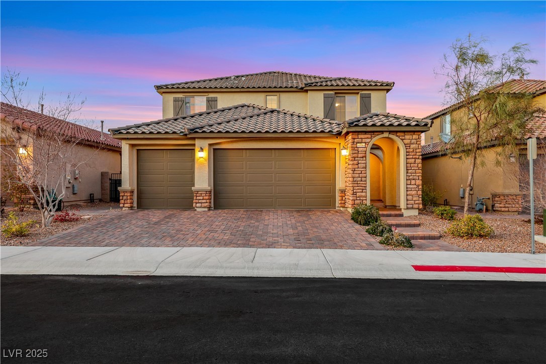 Las Vegas, Nevada 89166, United States, 4 Bedrooms Bedrooms, ,4 BathroomsBathrooms,Residential,Pending,81467