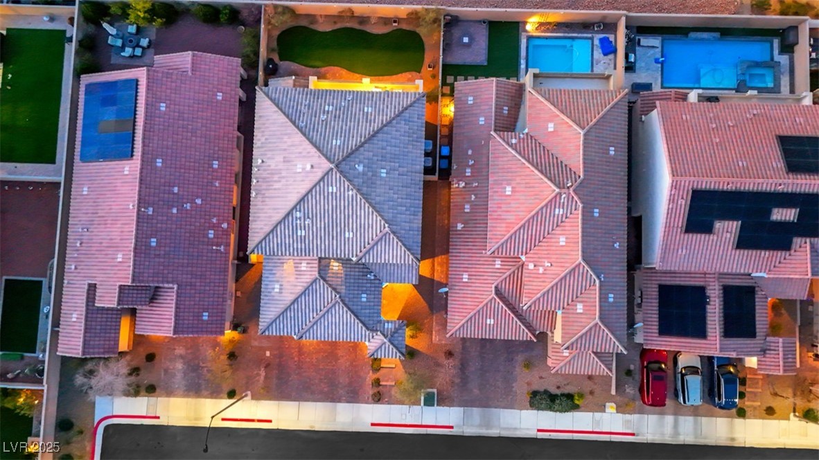 Las Vegas, Nevada 89166, United States, 4 Bedrooms Bedrooms, ,4 BathroomsBathrooms,Residential,Pending,81467