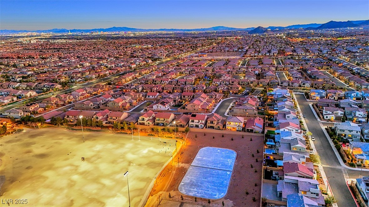 Las Vegas, Nevada 89166, United States, 4 Bedrooms Bedrooms, ,4 BathroomsBathrooms,Residential,Pending,81467