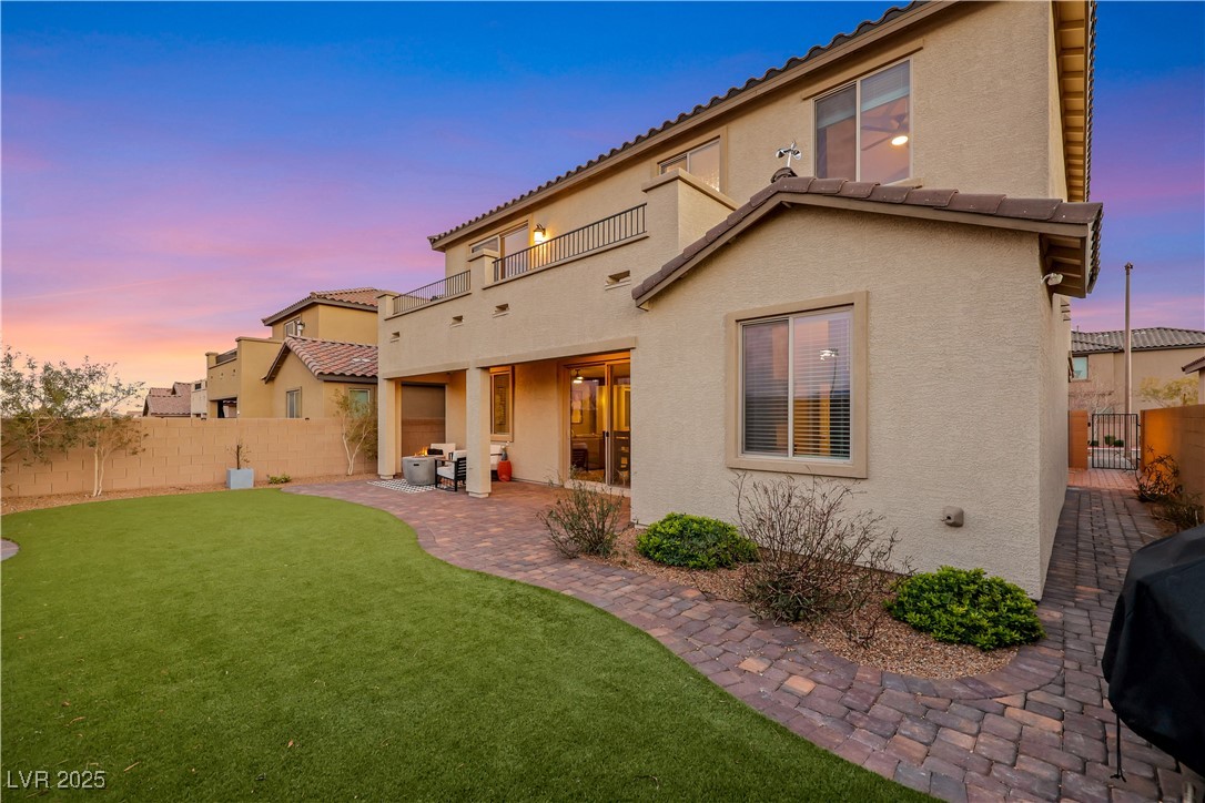 Las Vegas, Nevada 89166, United States, 4 Bedrooms Bedrooms, ,4 BathroomsBathrooms,Residential,Pending,81467