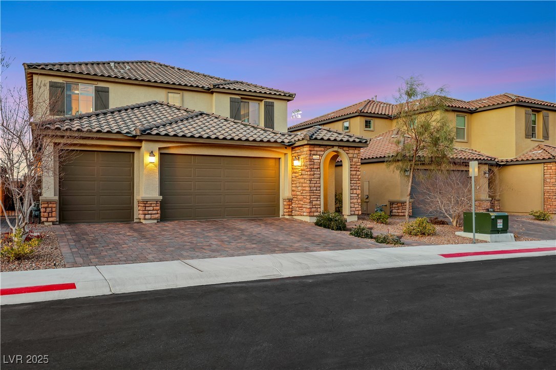 Las Vegas, Nevada 89166, United States, 4 Bedrooms Bedrooms, ,4 BathroomsBathrooms,Residential,Pending,81467