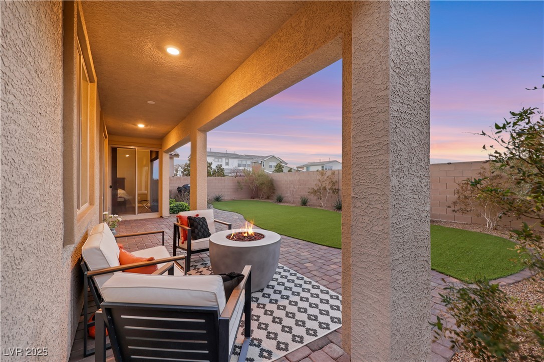 Las Vegas, Nevada 89166, United States, 4 Bedrooms Bedrooms, ,4 BathroomsBathrooms,Residential,Pending,81467