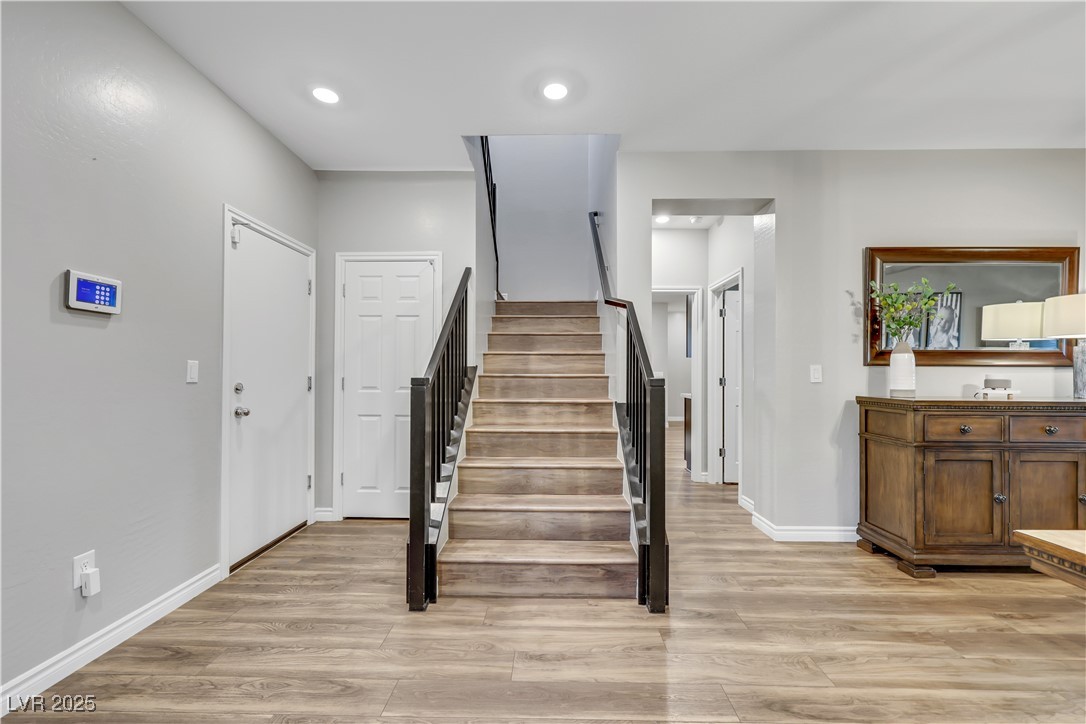 Las Vegas, Nevada 89166, United States, 4 Bedrooms Bedrooms, ,4 BathroomsBathrooms,Residential,Pending,81467