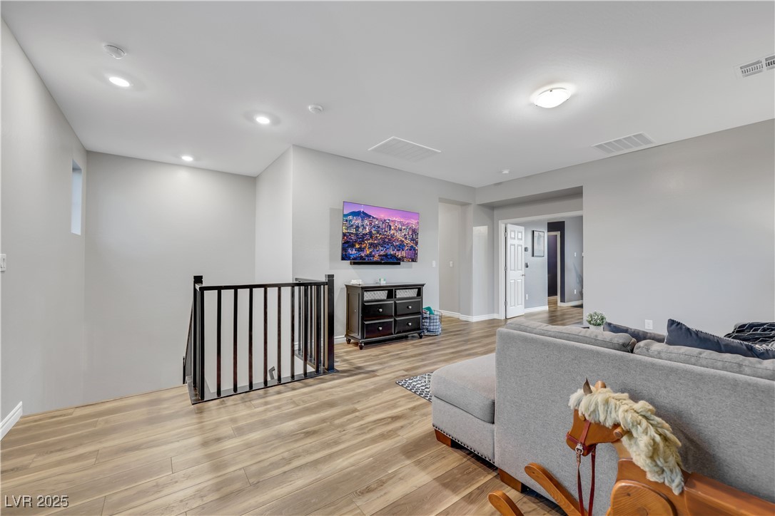 Las Vegas, Nevada 89166, United States, 4 Bedrooms Bedrooms, ,4 BathroomsBathrooms,Residential,Pending,81467