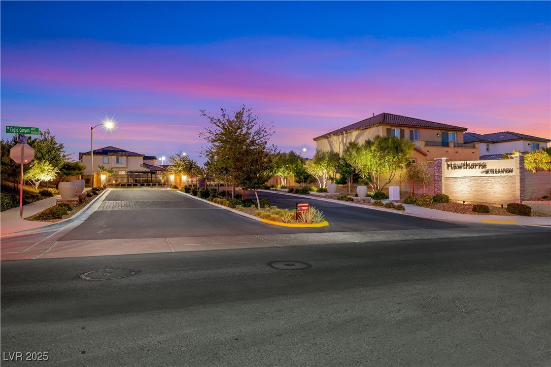 Las Vegas, Nevada 89166, United States, 4 Bedrooms Bedrooms, ,4 BathroomsBathrooms,Residential,Pending,81467