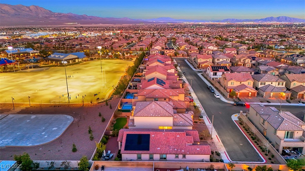 Las Vegas, Nevada 89166, United States, 4 Bedrooms Bedrooms, ,4 BathroomsBathrooms,Residential,Pending,81467