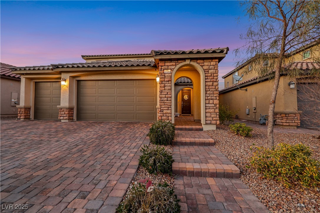 Las Vegas, Nevada 89166, United States, 4 Bedrooms Bedrooms, ,4 BathroomsBathrooms,Residential,Pending,81467