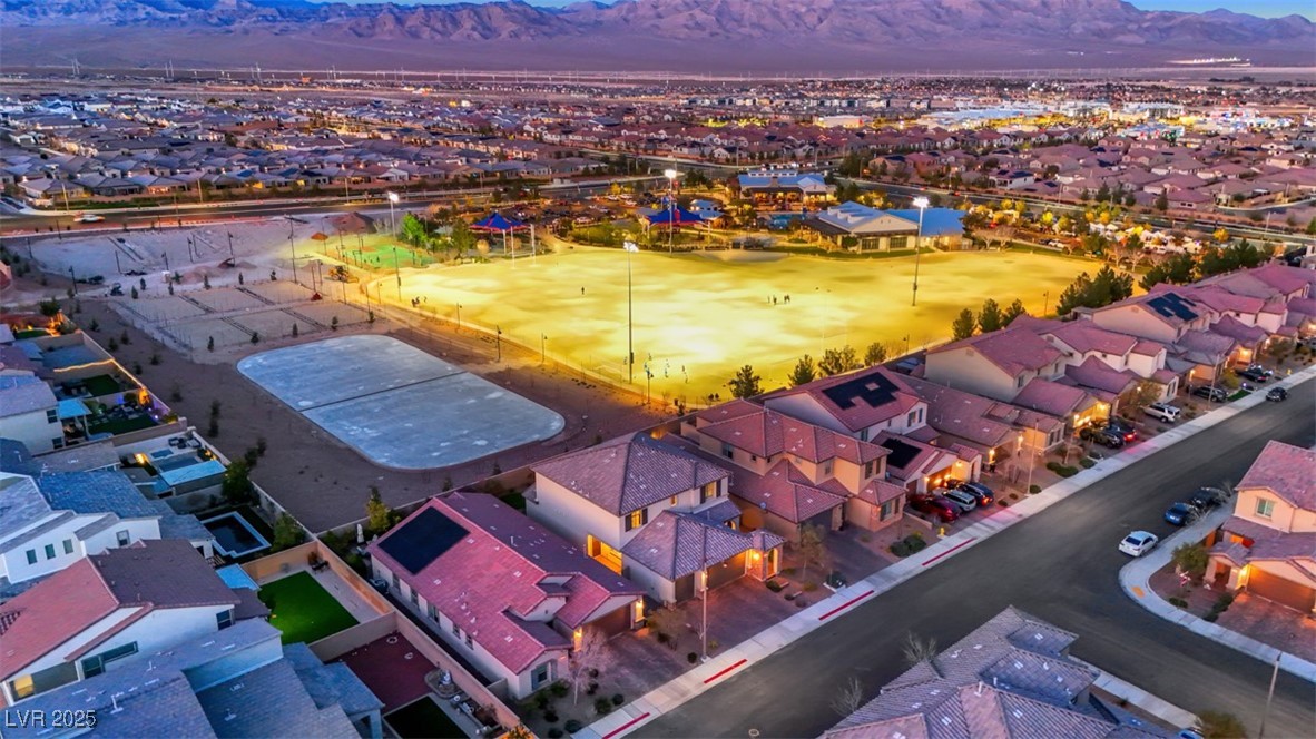 Las Vegas, Nevada 89166, United States, 4 Bedrooms Bedrooms, ,4 BathroomsBathrooms,Residential,Pending,81467