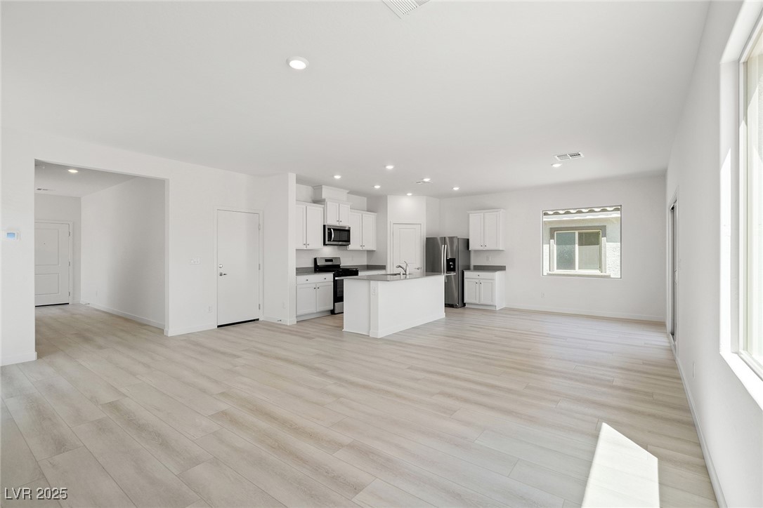 6737 Violet Cascade Avenue