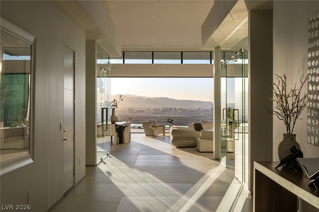 563 Grand Rim Drive