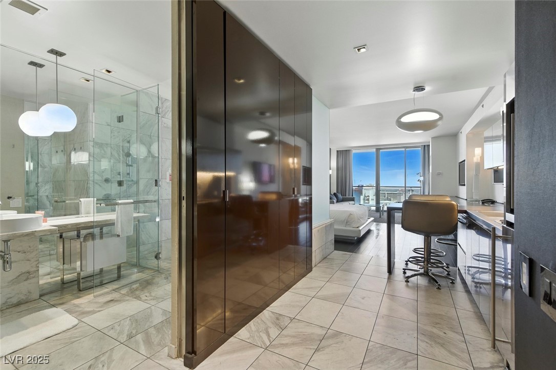 4381 W FLAMINGO Road 5106