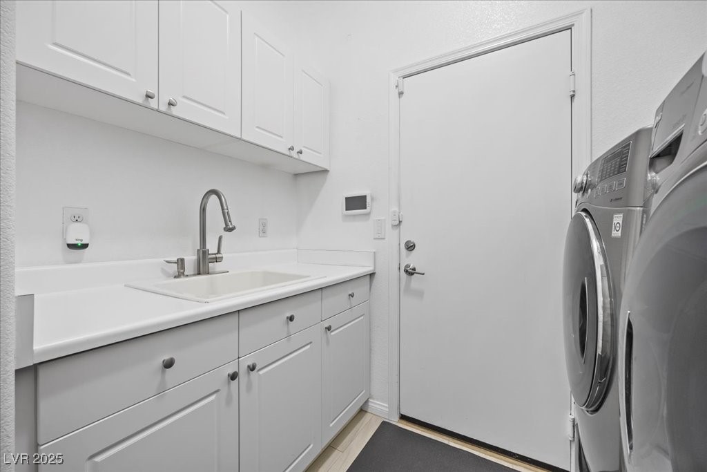 Las Vegas, Nevada 89147, United States, 3 Bedrooms Bedrooms, ,2 BathroomsBathrooms,Residential,Active,201224